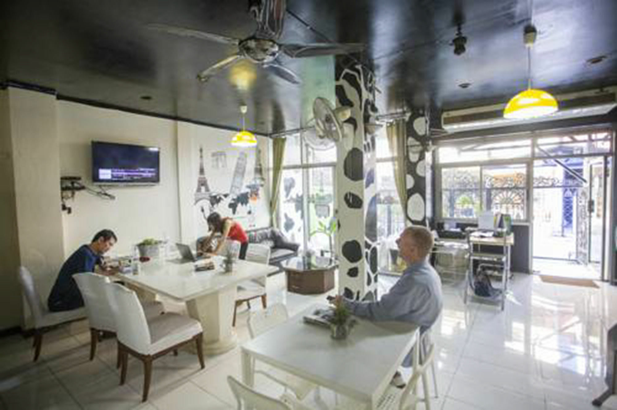 Mad Cow Hostel Bangkok Dış mekan fotoğraf